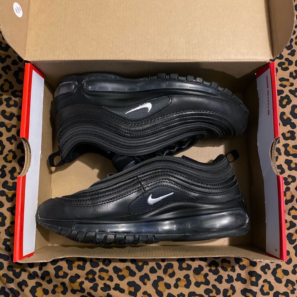 Boys Nike Air Max 97 size 4Y